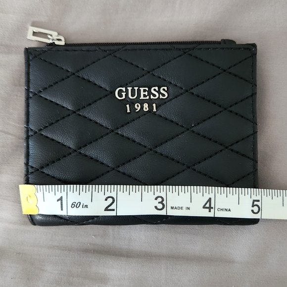 NWOT Guess Wallet - Picture 5 of 6